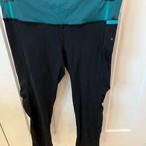 Lululemon size 4 black crop leggings